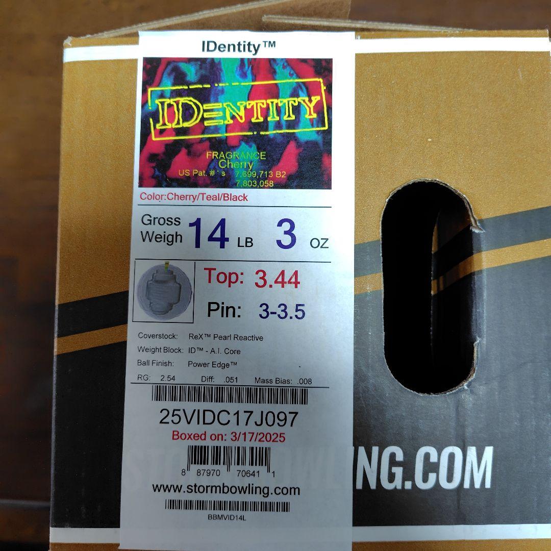 STORM IDENTITY ボウリングボール　14P
