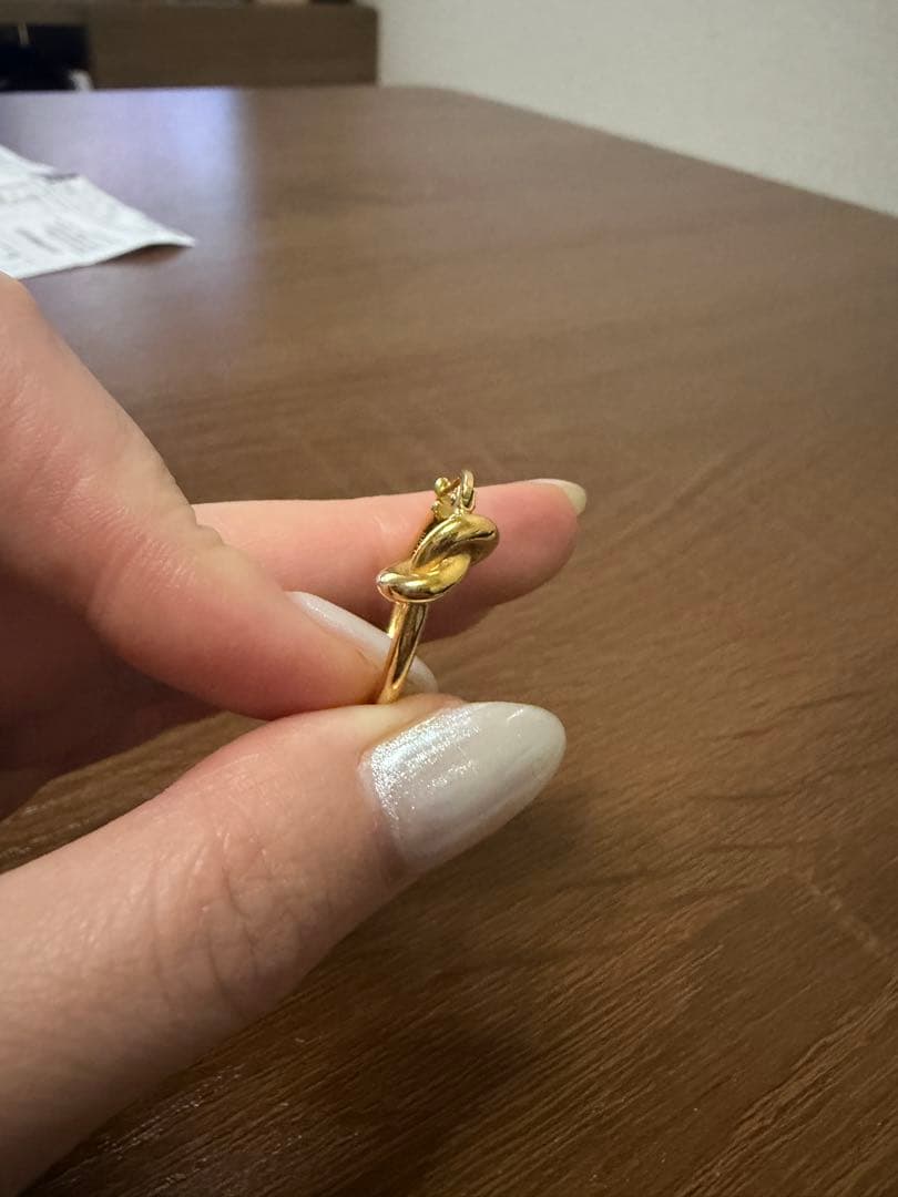 セリーヌ　ピアス　ノット スモールフープ 片耳