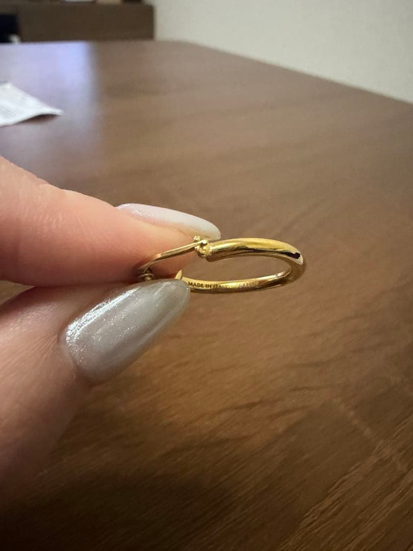 セリーヌ　ピアス　ノット スモールフープ 片耳