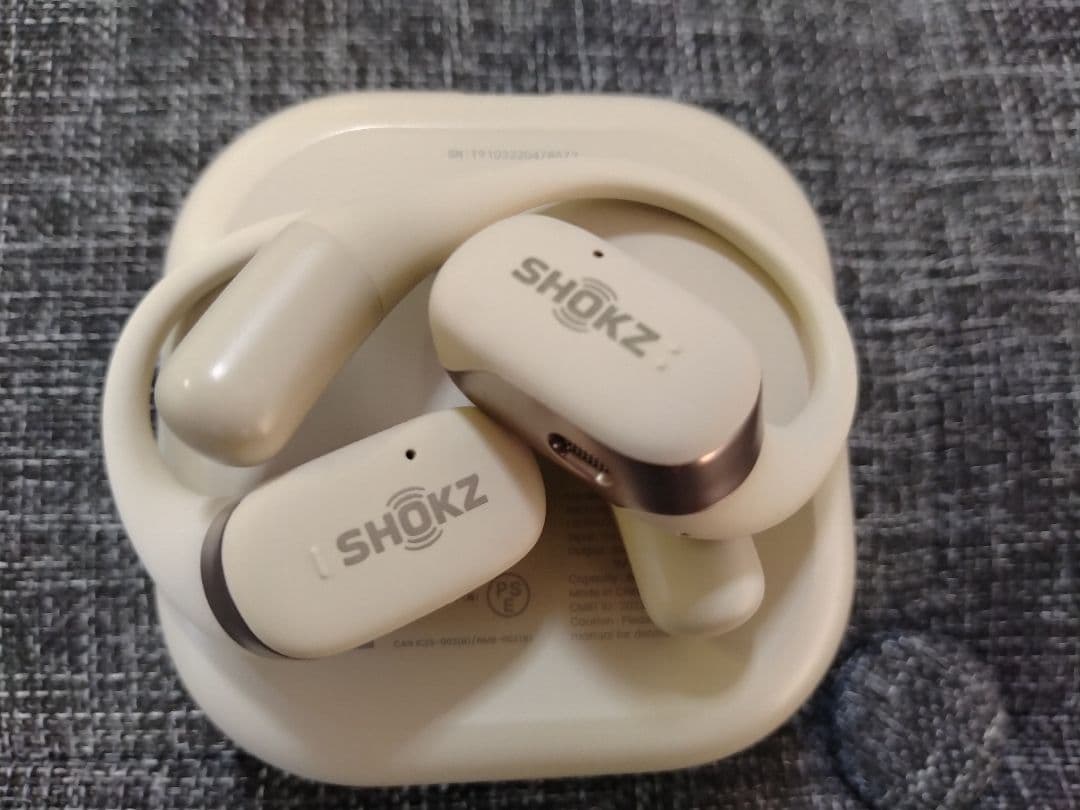 SHOKZ ワイヤレスイヤホン ホワイト