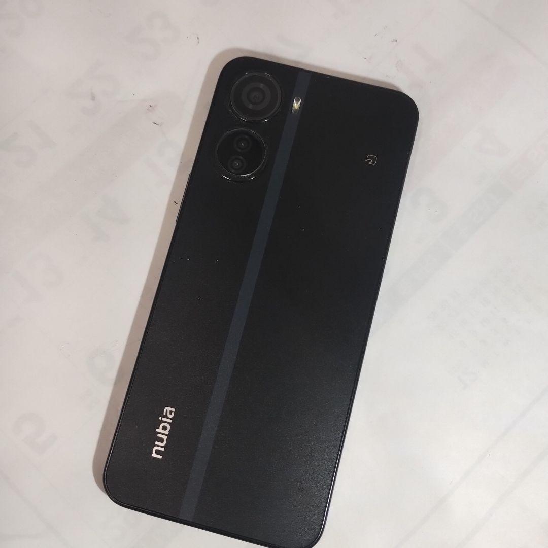 Nubia IVY　Z656J スマートフォン 本体