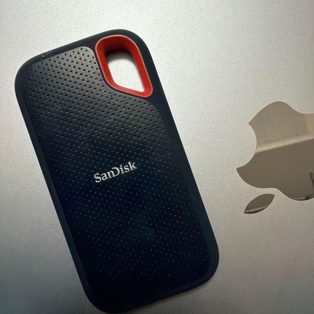 SanDisk 外付けSSD 黒と赤 2TB