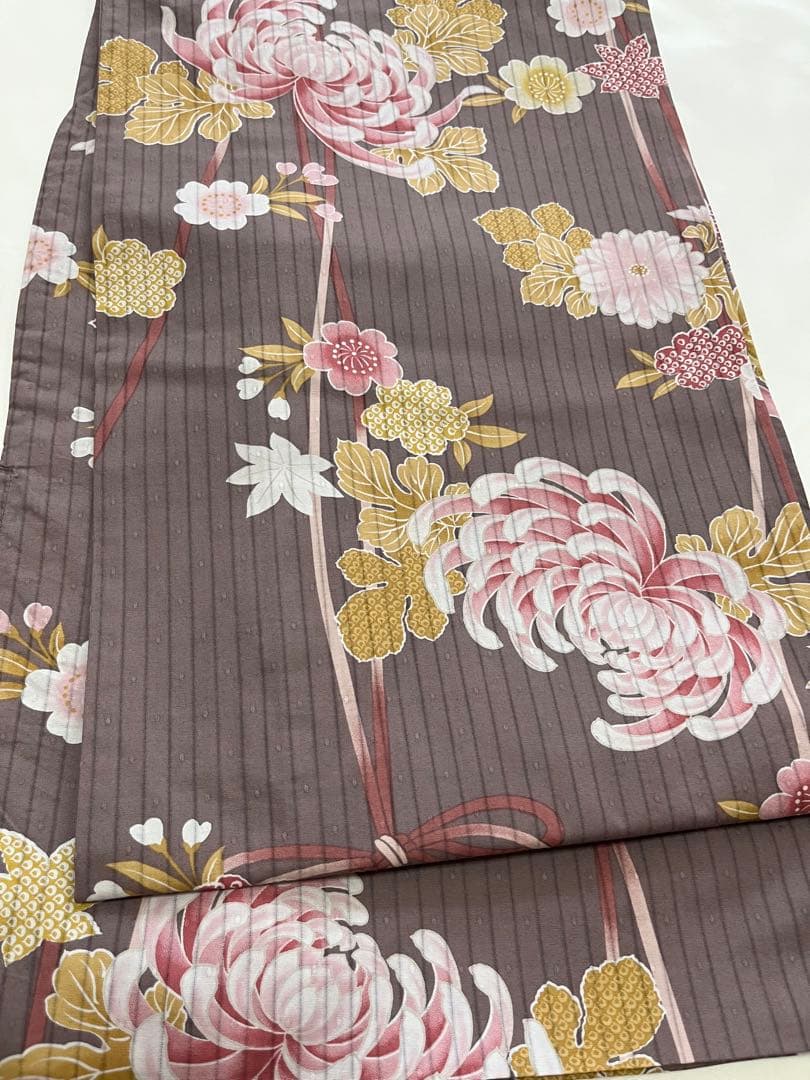 浴衣　ライトグレー　レトロ浴衣　着物風　大人女子