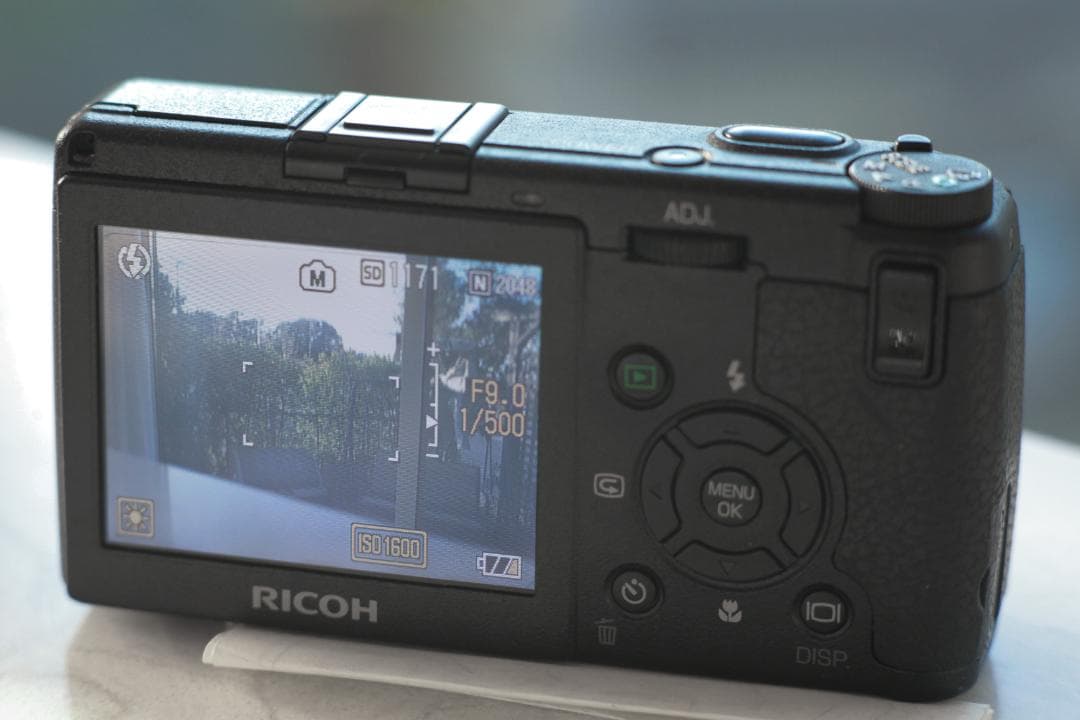 【ショット数わずか817回極美品】RICOH GR DIGITAL 初代