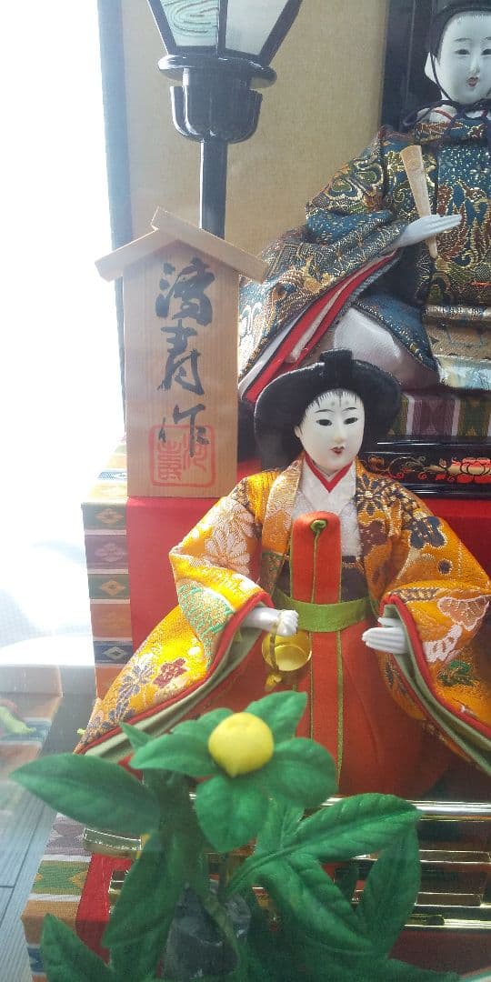 ひな人形 珍しい オルゴール内蔵タイプ 日本人形