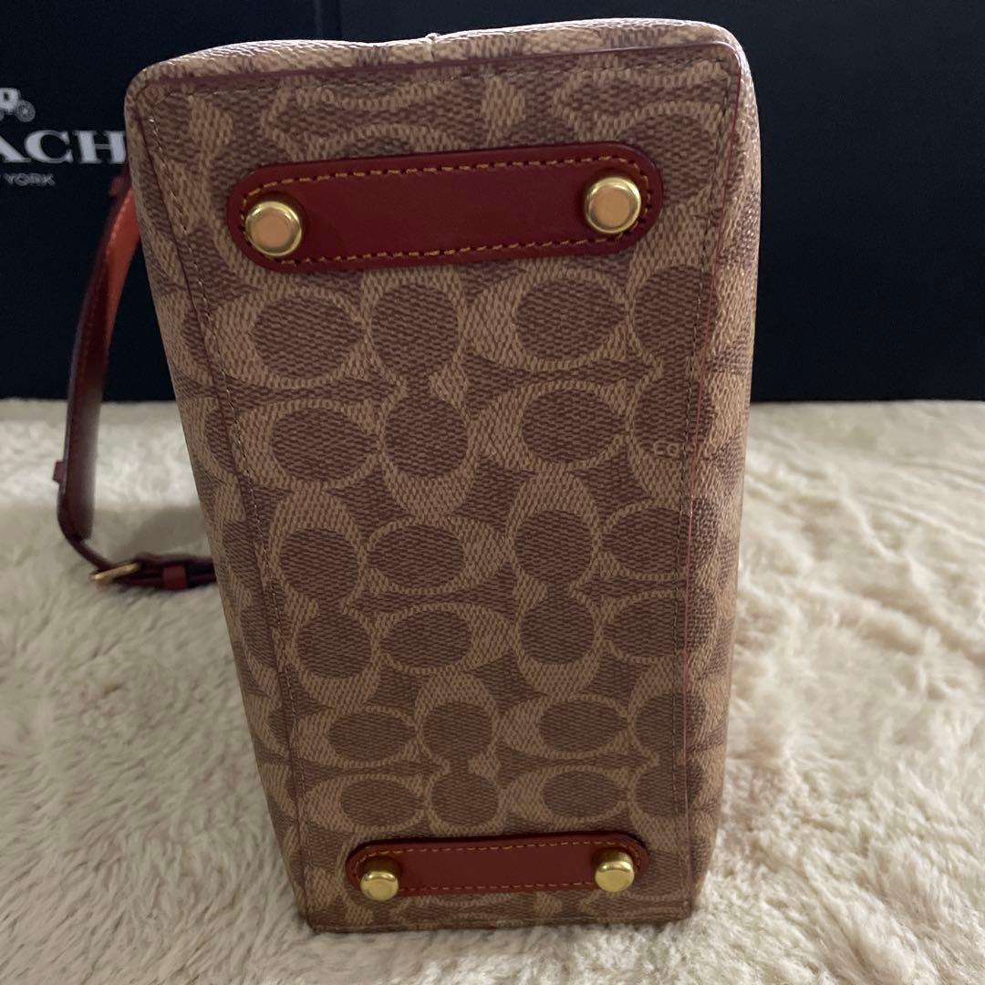 コーチウィロウバケットバッグ　レキシーショルダーバッグ　シグネチャー×レキシー