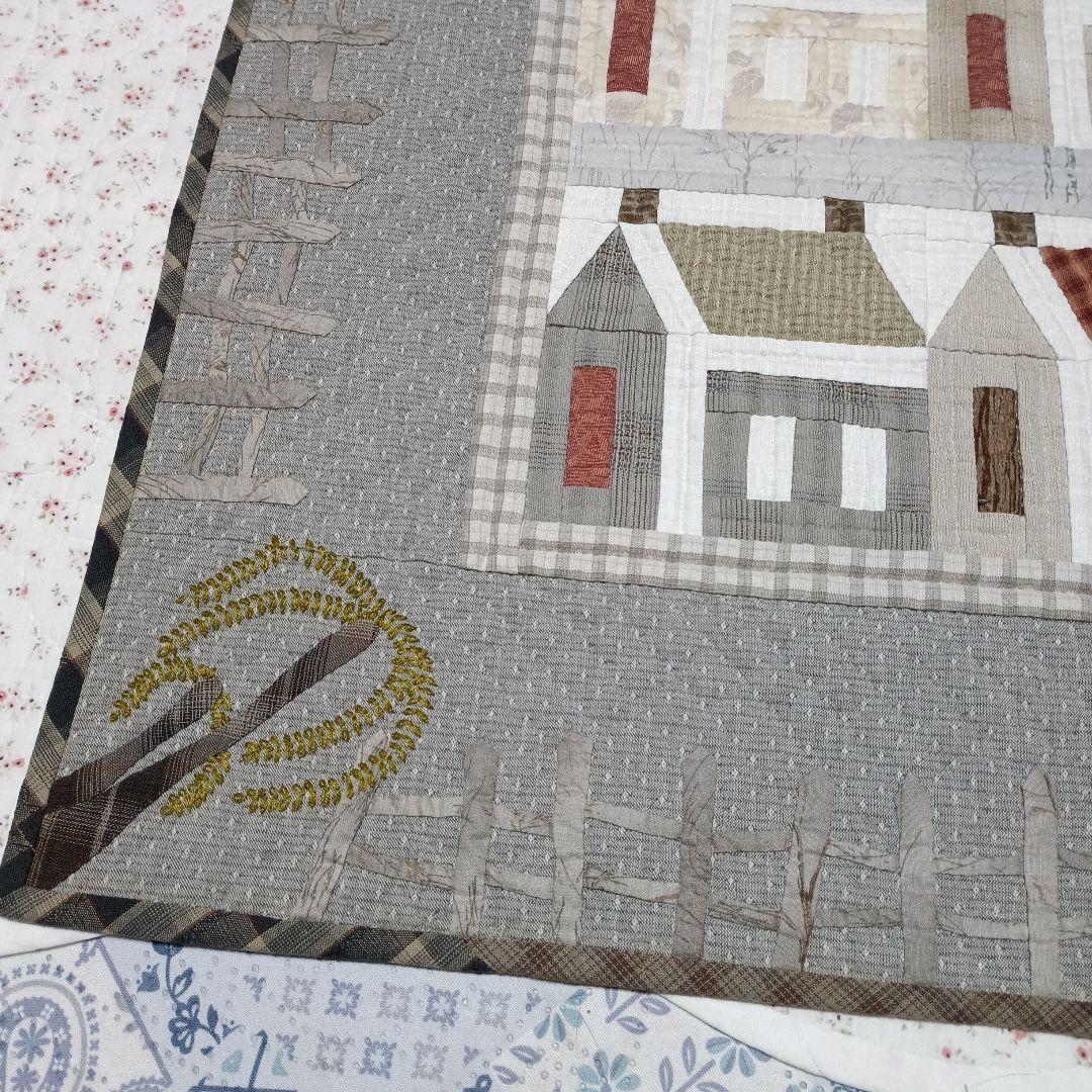 ♪ハンドメイド♪ パッチワークキルト ハウスのタペストリー マルチカバー