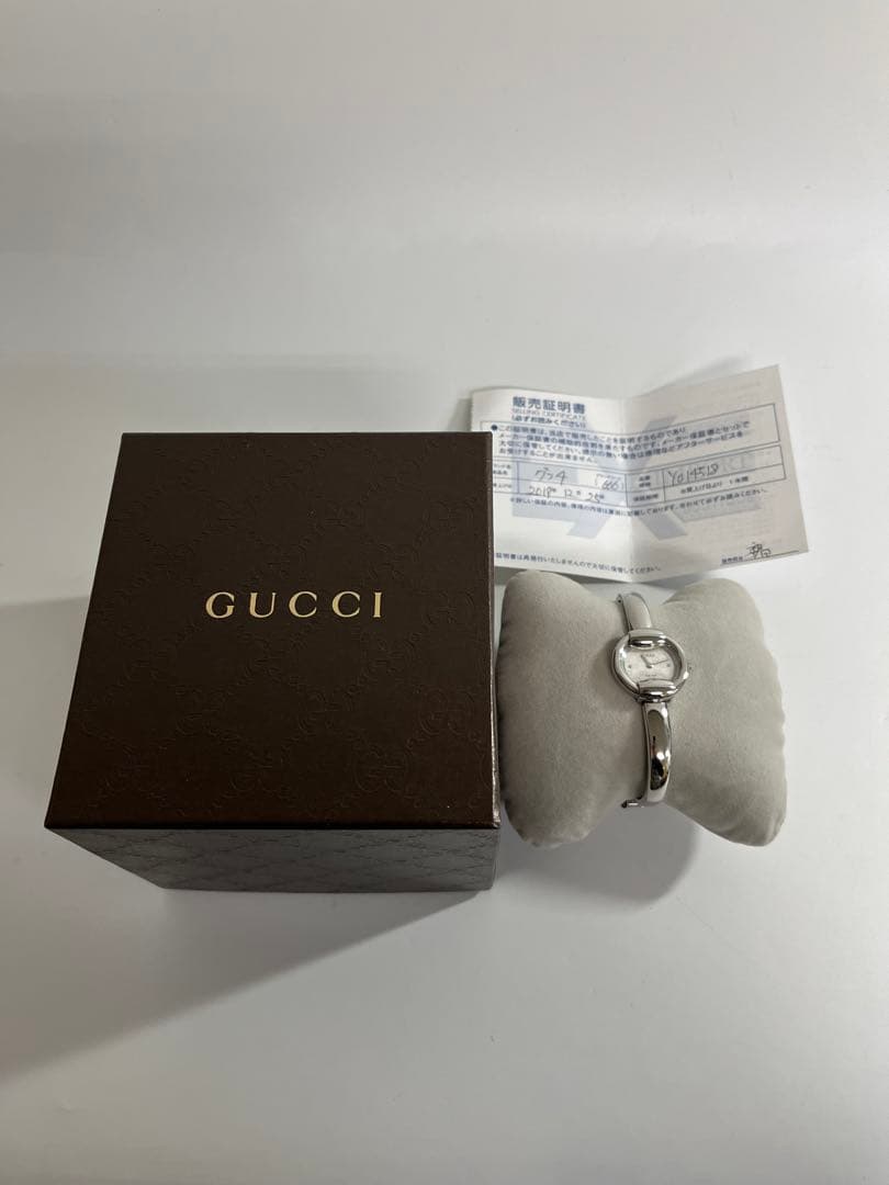GUCCI シルバー アナログ時計