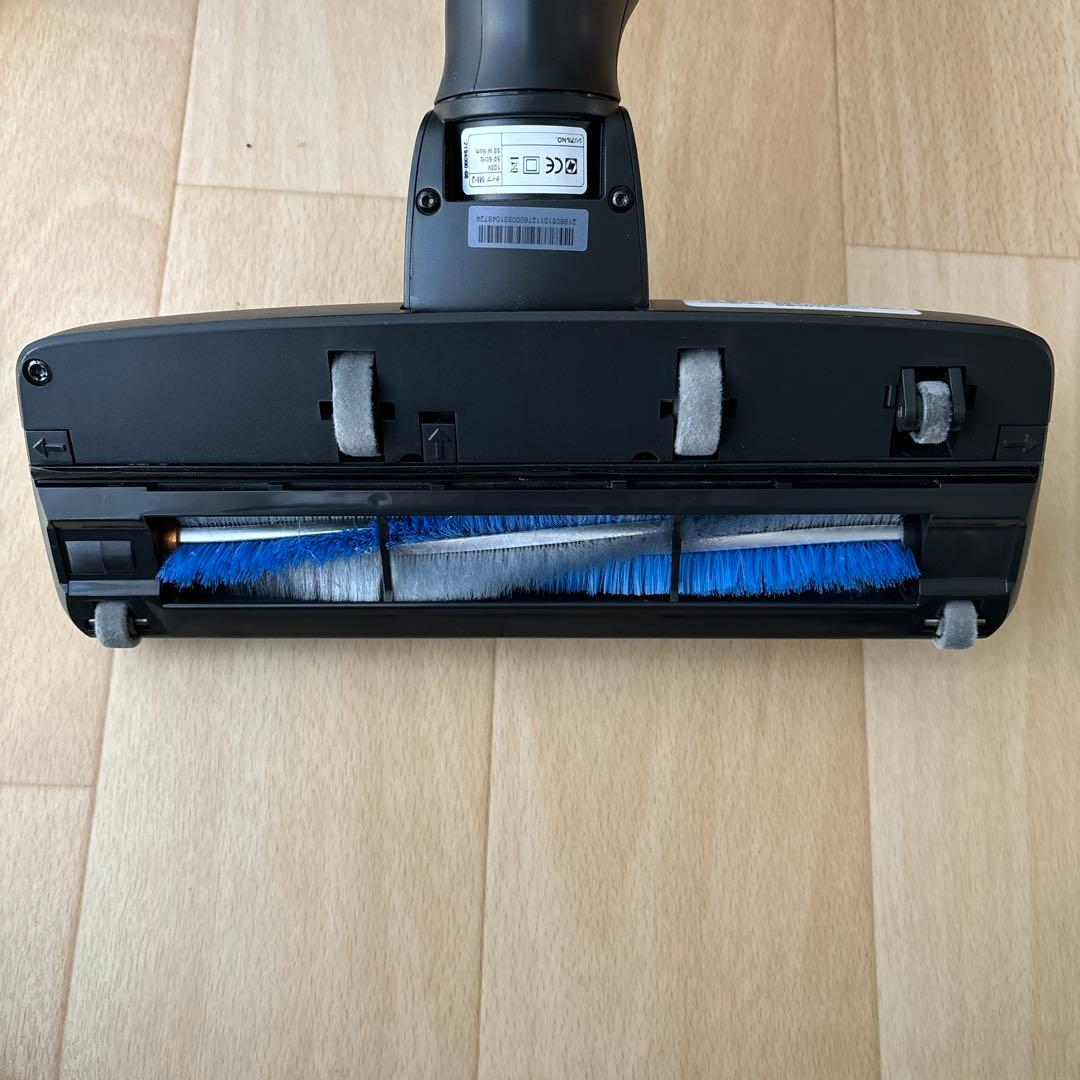 Electrolux ergothree EET530CBキャニスター掃除機