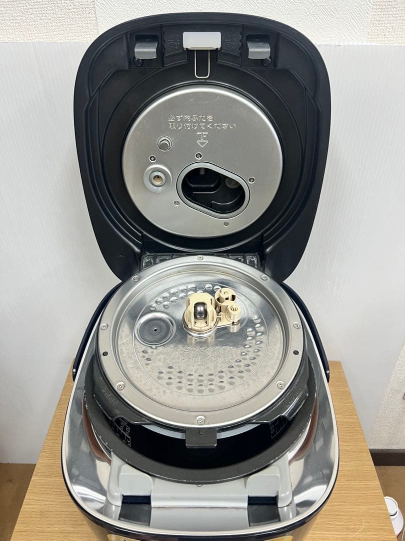 TOSHIBA 真空圧力IH炊飯器 RC-10VSN 5.5合 2019年製