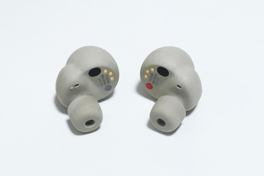 【美品】SONY WF-1000XM4 プラチナシルバー ワイヤレスイヤホン