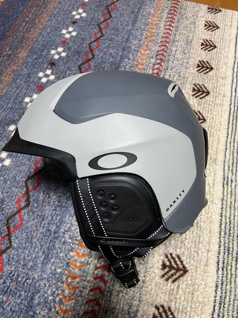 OAKLEY MOD5 ヘルメット グレー　LGサイズ