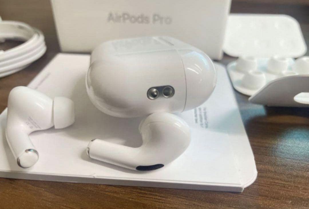 AirPods Pro 第2世代本体 充電ケース付き ⚠️右耳ありません！！！