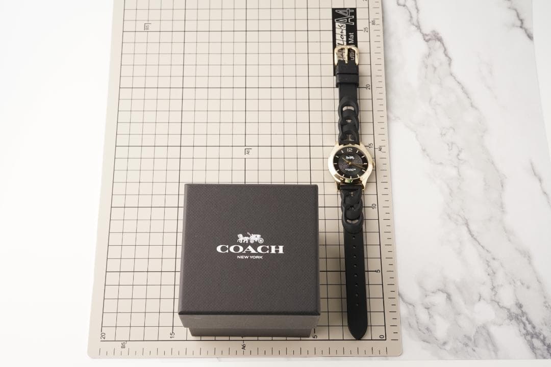 箱付き✨稼働 COACH–コーチ 腕時計 ブラック 文字盤 ベルト ゴールド色