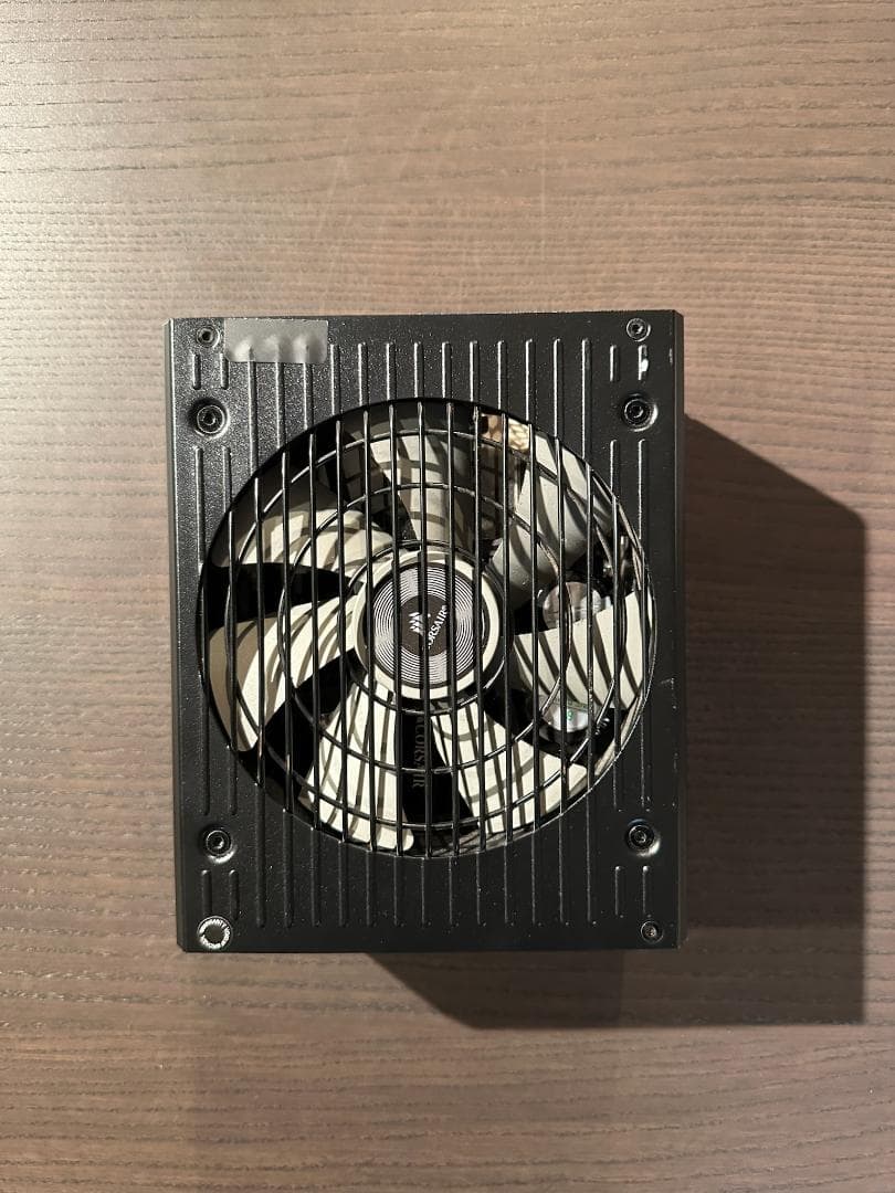 中古CORSAIR RM1000x CP-9020094-JP　（美品）