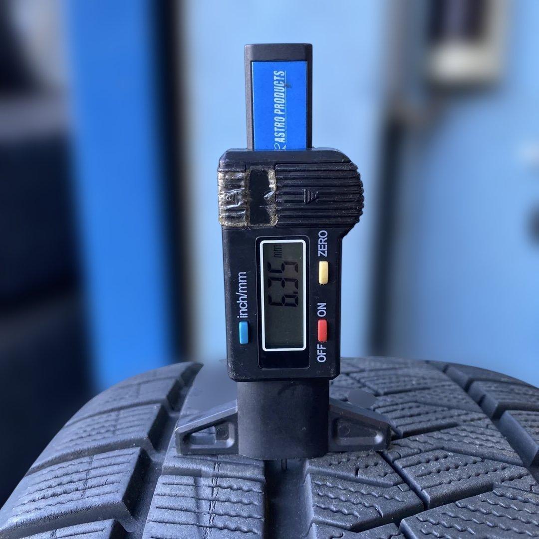 中古溝ありピレリスタッドレスセット215/50R17 インサイト、ジェイド