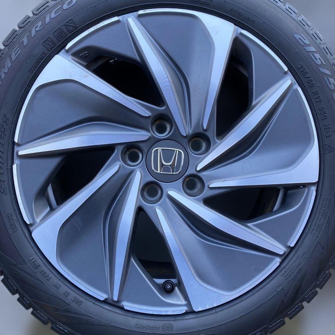 中古溝ありピレリスタッドレスセット215/50R17 インサイト、ジェイド