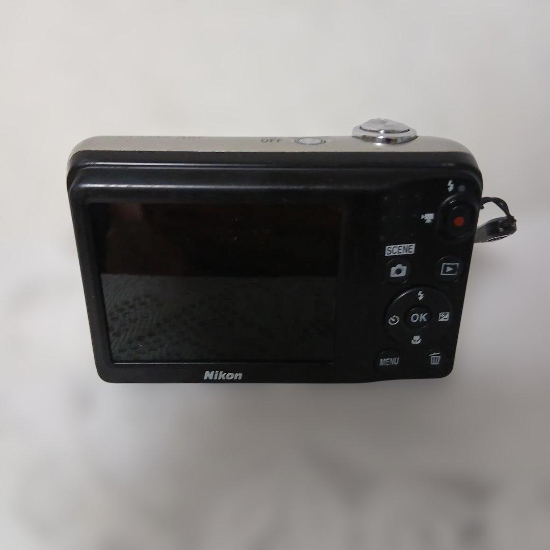 Nikon COOLPIX A100 ニコン コンパクトデジタルカメラ