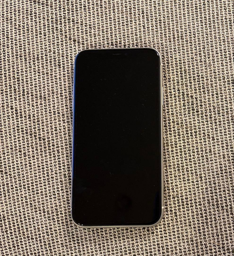 Apple iPhone 11 ホワイト 本体　128G