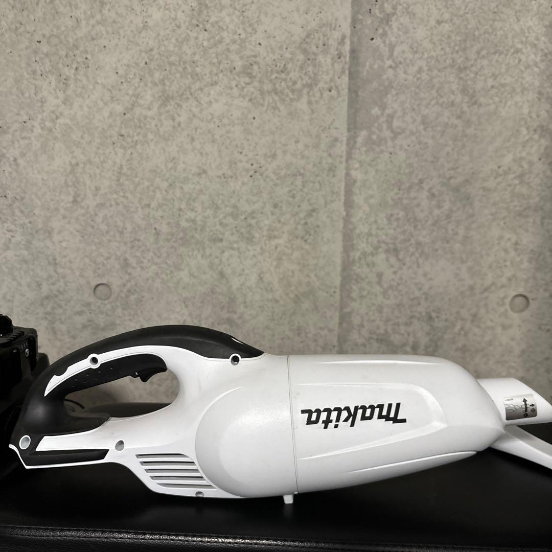 Makita マキタCL180FD中古コードレスクリーナー18V 掃除機