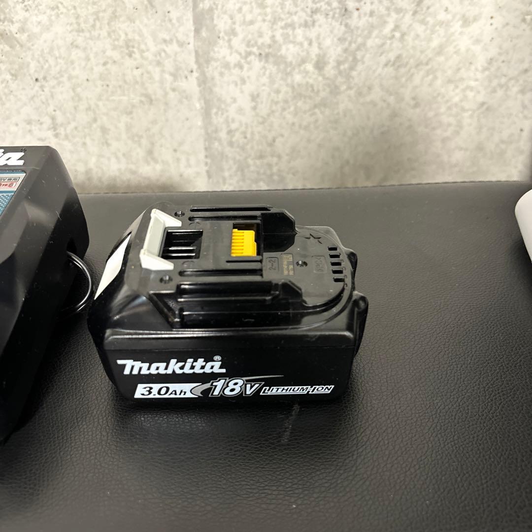 Makita マキタCL180FD中古コードレスクリーナー18V 掃除機
