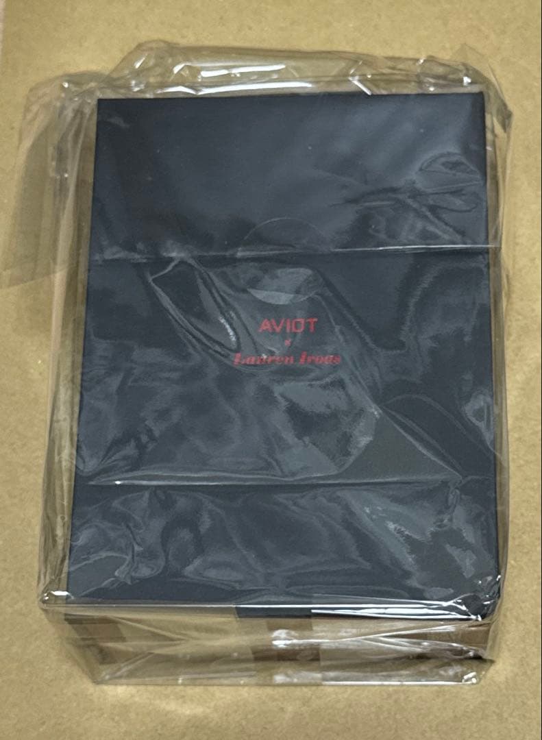 AVIOT×にじさんじ ローレン・イロアス コラボモデルワイヤレスイヤホン