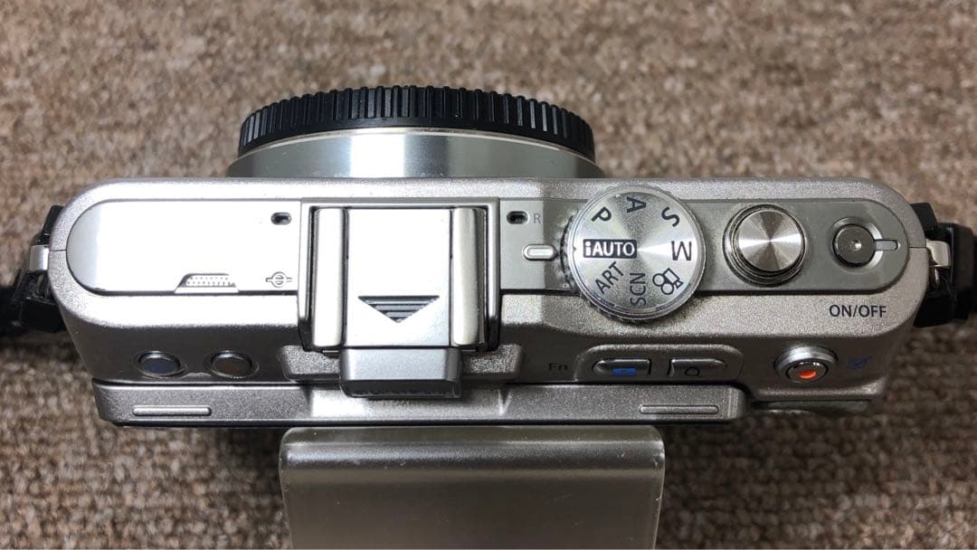 カメラ OLYMPUS PEN Lite E-PL3 レンズ付 フラッシュ付属