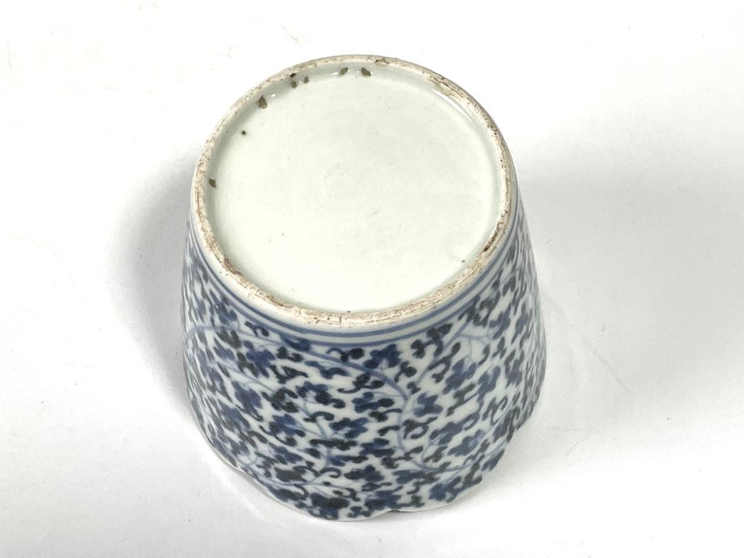 骨董　アンティーク　蕎麦猪口　輪花　染付　微塵唐草文様　フリル　カップ