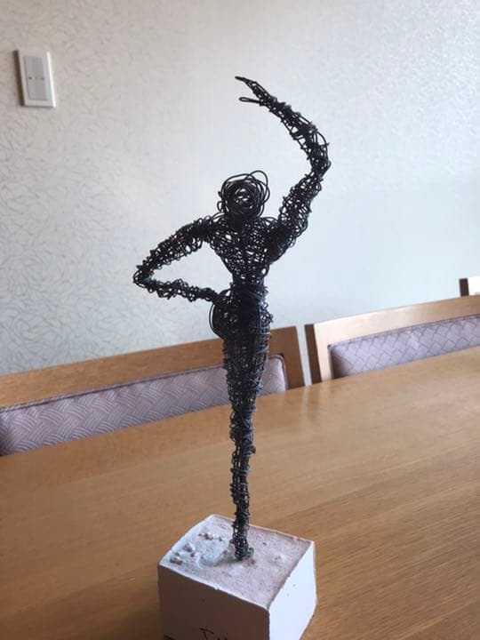 ワイヤーアート「ダンス」