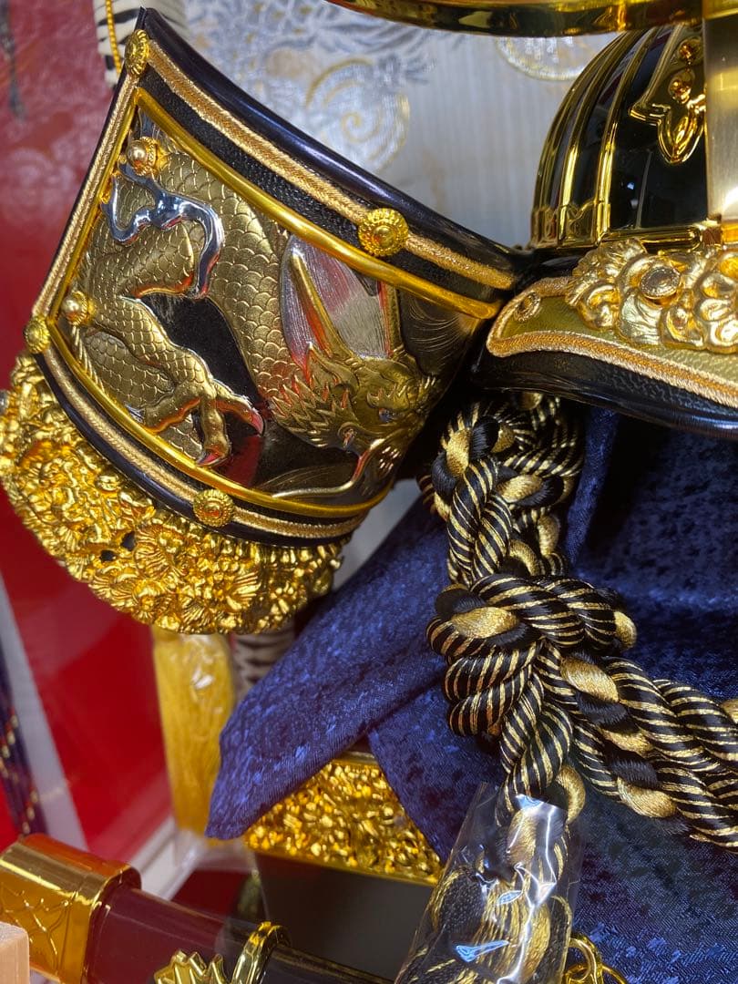 伊達政宗　東京久月　五月人形　家紋付き兜飾り　白塗りガラスケース入