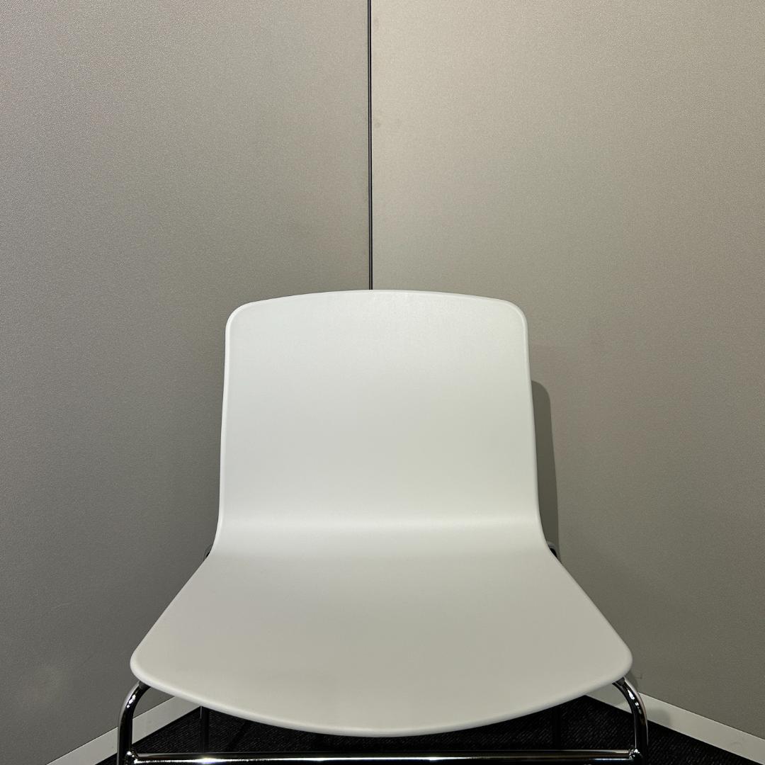 展示品4脚セット ウチダ リッコ-N スタッキング ループ脚 ホワイト