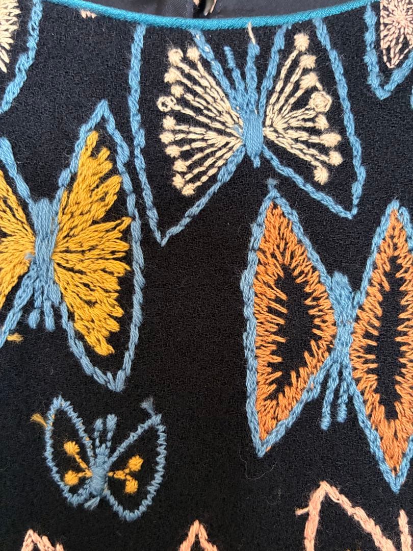 蝶刺繍 長袖ワンピース