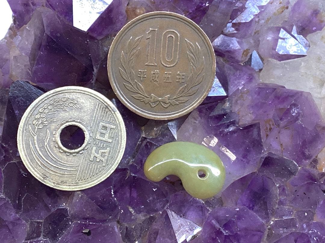 超極上レア物✳一番数少ない幻の幸運の黄色‼️ 糸魚川翡翠勾玉ガラス質　鑑別書取得品