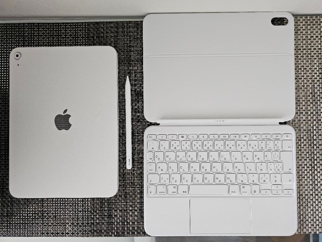 apple ipad a16 第11世代 本体とキーボードとペンセット