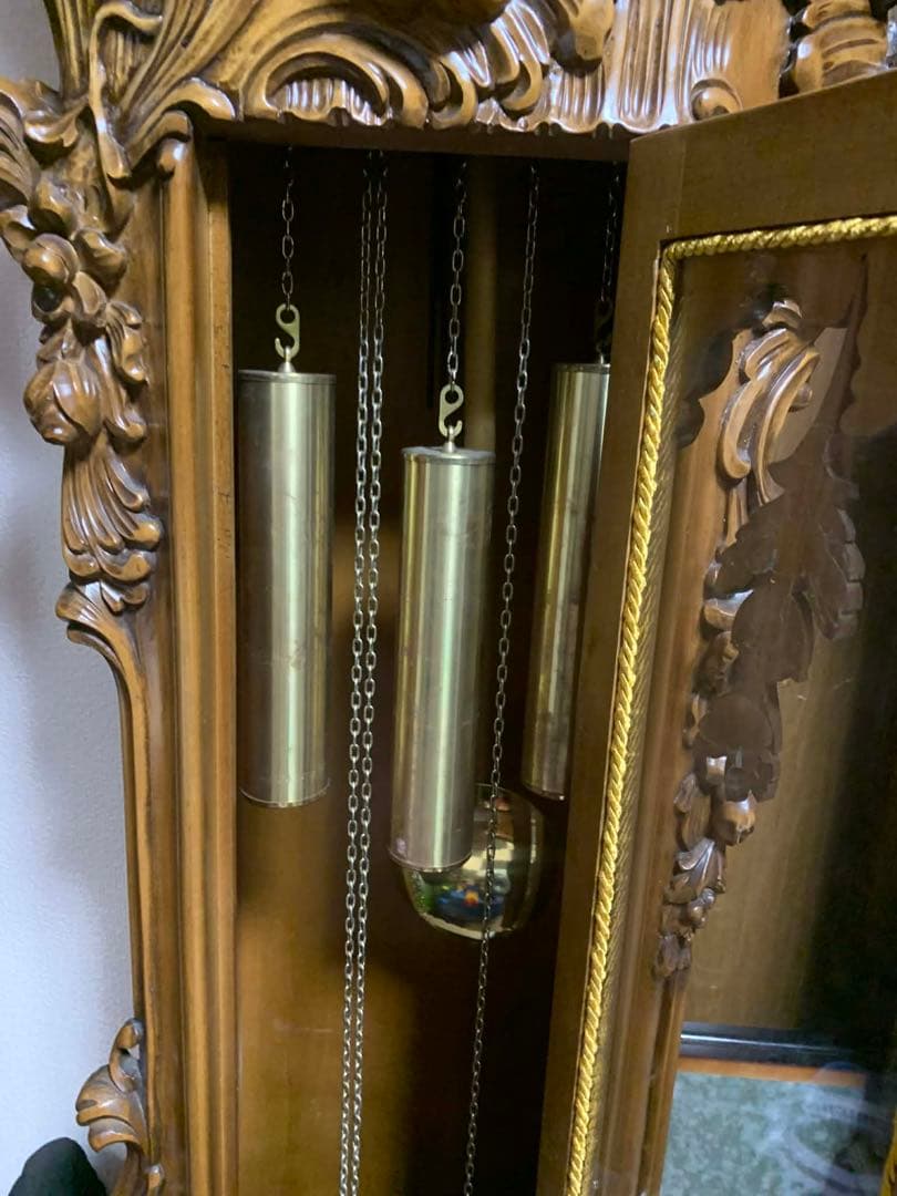 バロックスタイル 木製柱時計 天使の彫刻付き