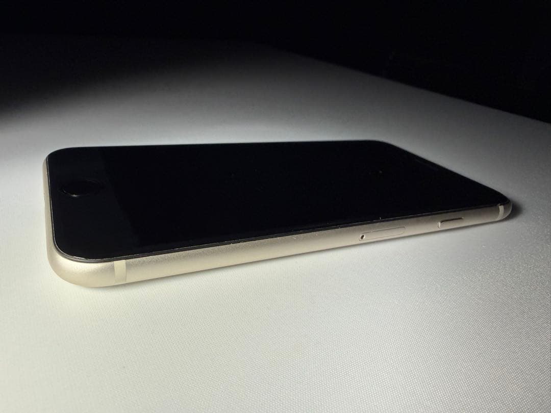 【美品】iPhone SE (第3世代) 64GB SIMフリー最大容量100%