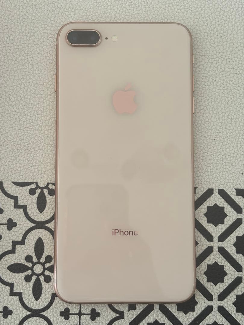 携帯電話本体 iPhone8Plus 256GB