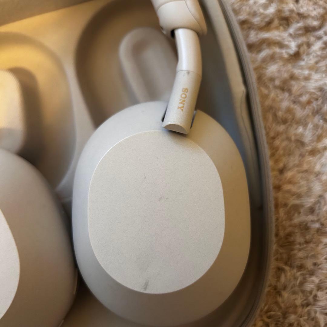 SONY ソニー　WH-1000XM5 ワイヤレスヘッドホン プラチナシルバー