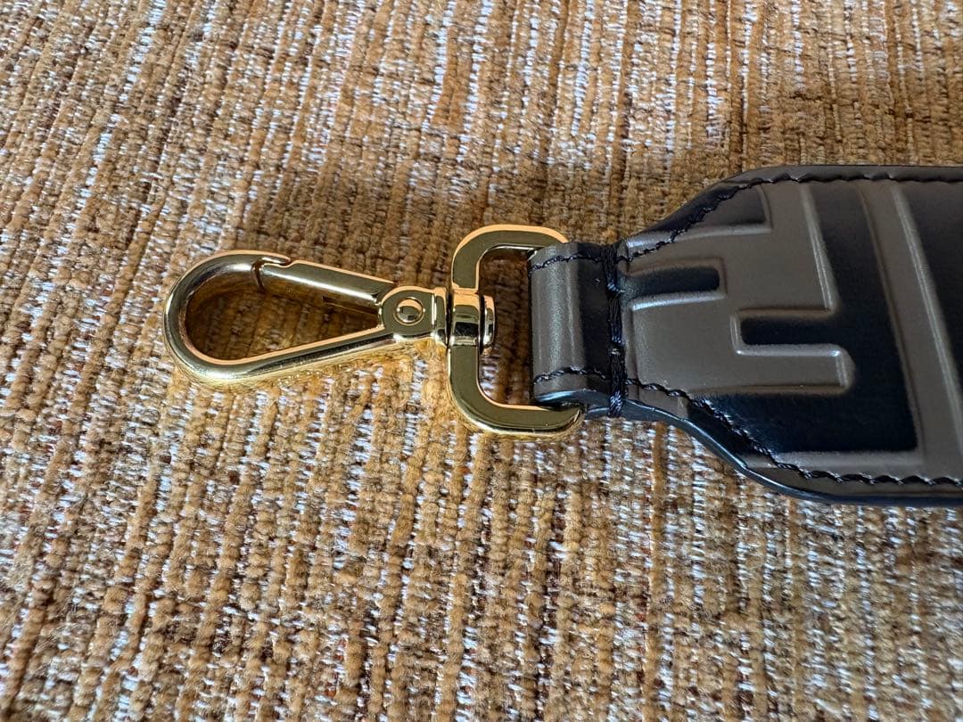 Fendi レザーショルダーストラップ　美品