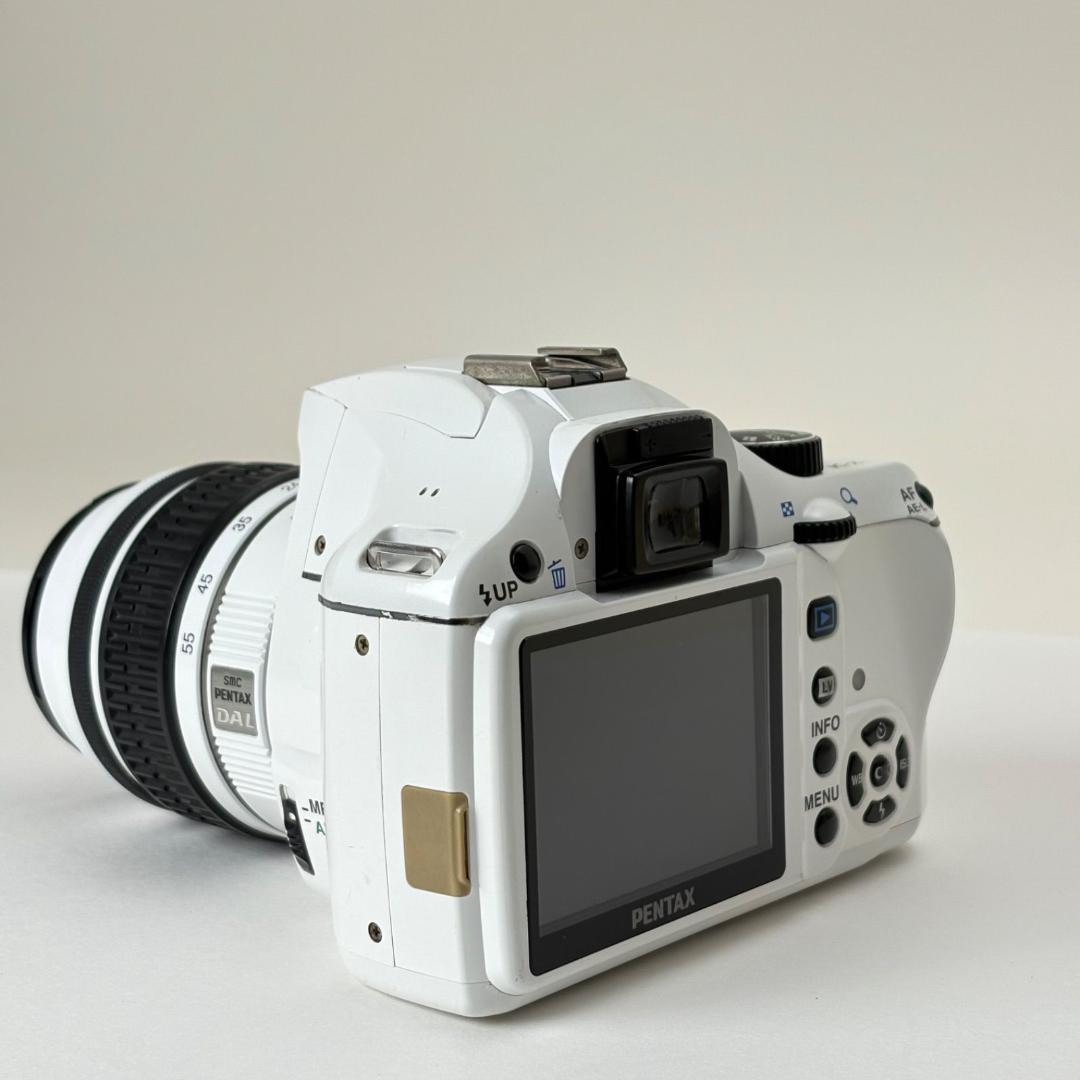 PENTAX K-x 18-55mm 標準レンズセット　白　070