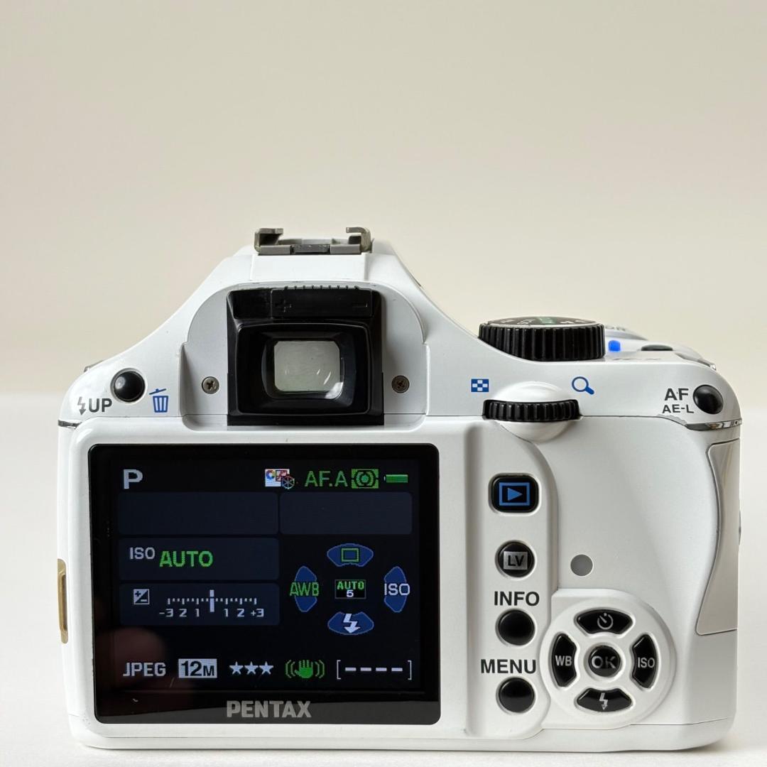 PENTAX K-x 18-55mm 標準レンズセット　白　070