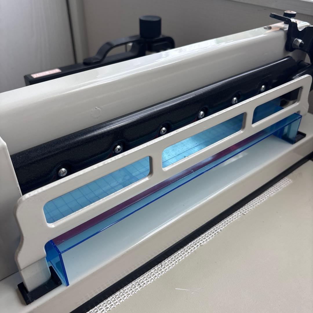 裁断機　A4 大型裁断機　ペーパーカッター　ダイシン商事