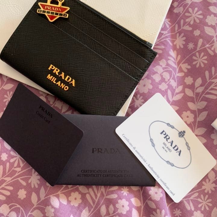 PRADA 新品未使用！！値下げ中