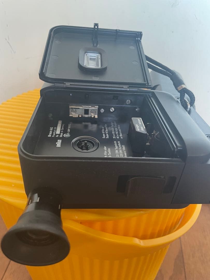 スーパー8 8ミリカメラ 西独製　Nizo integral 6 ワイコン付き