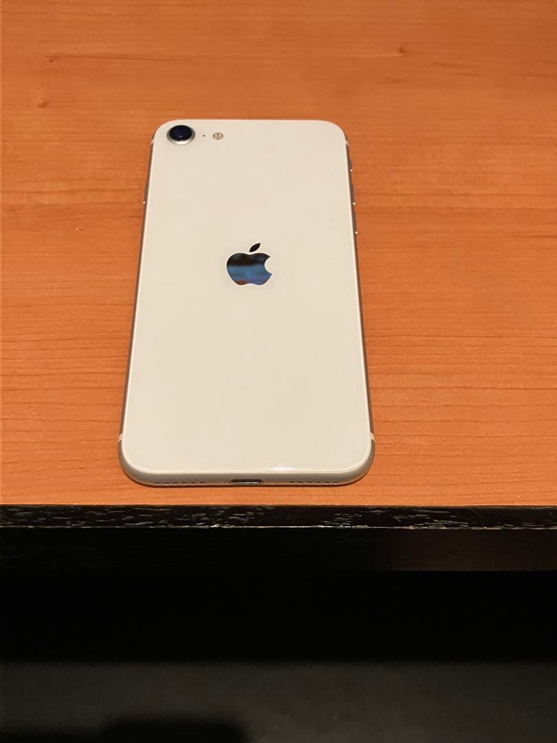 Apple iPhone SE（第2世代） 64GB ホワイト SIMフリー