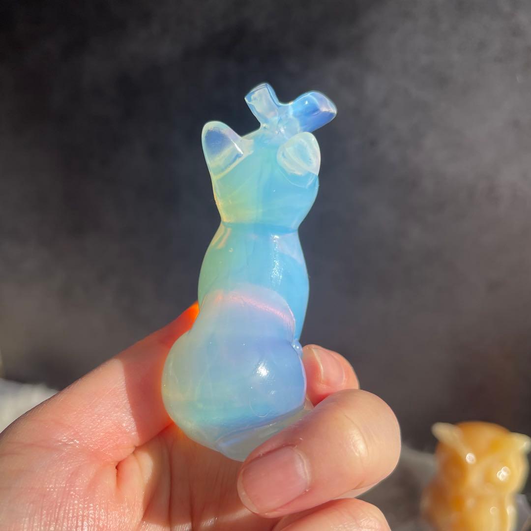 猫と蝶々 オパール