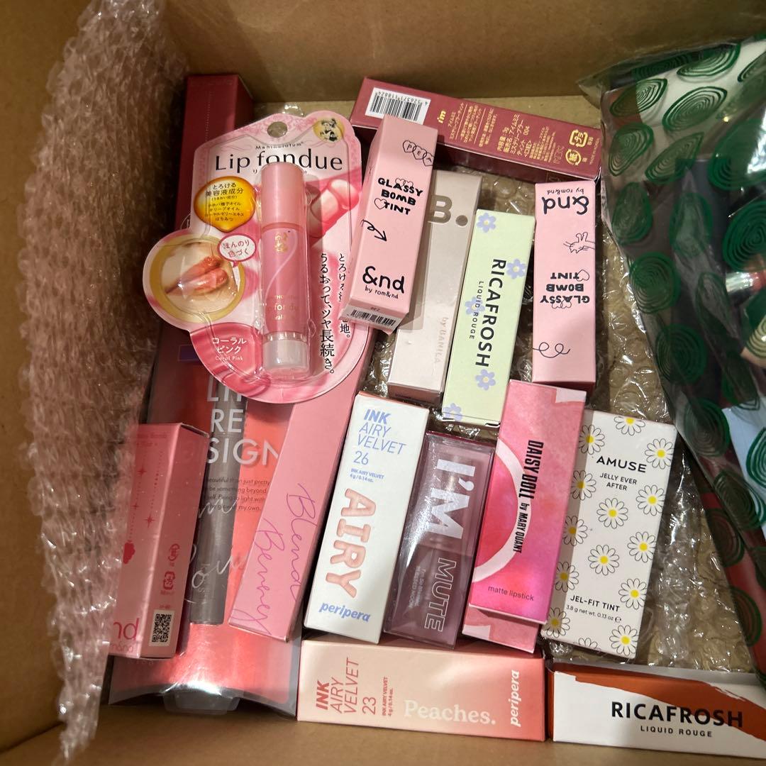 プチプラ、韓国リップまとめ売り　135点