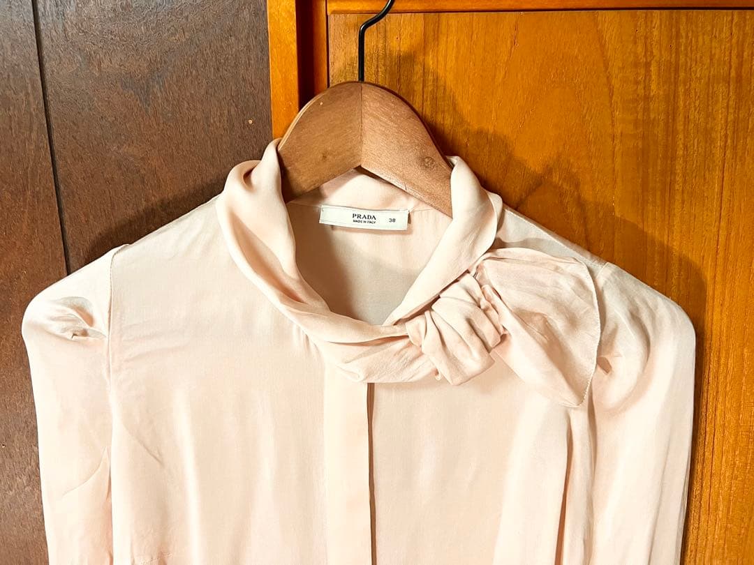 PRADA リボン付きブラウス 38 薄いピンク　シルク素材　Sサイズ