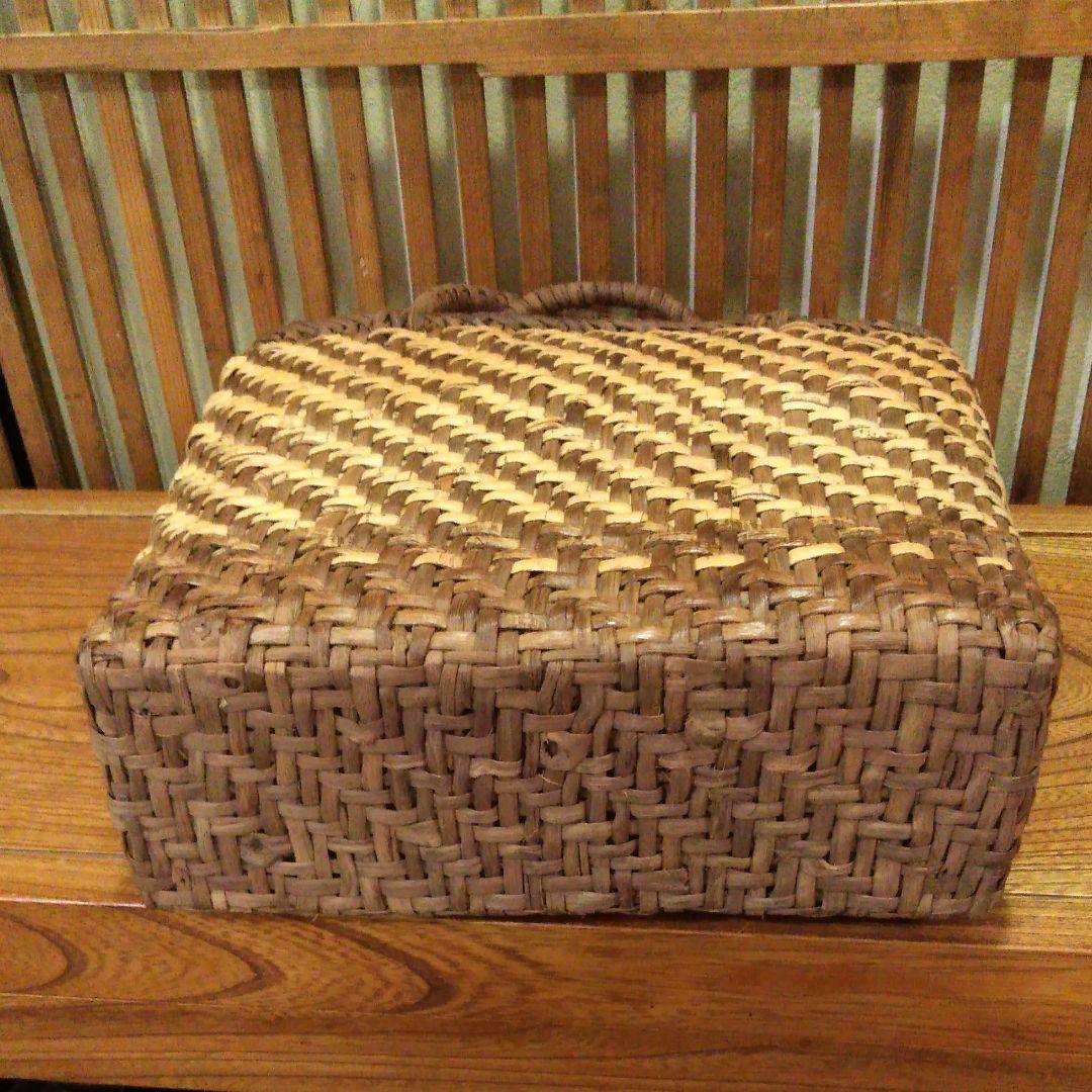 み*ん様 ぶどうとクルミのかご