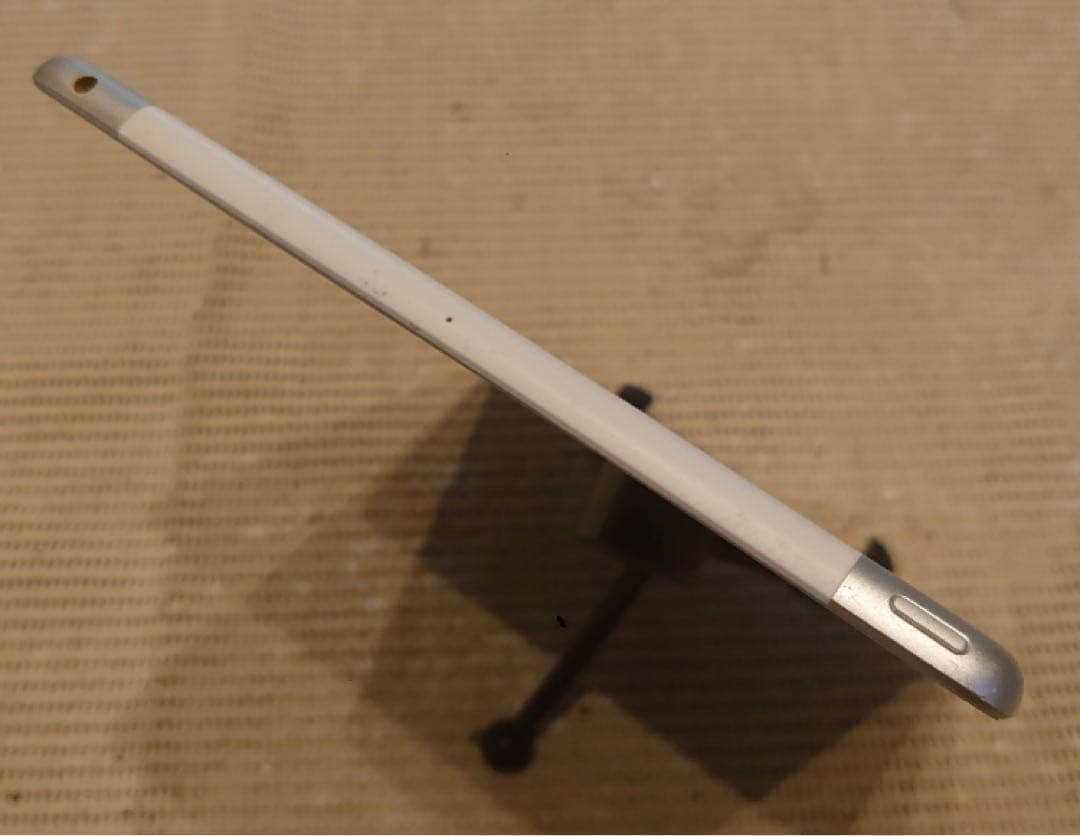 完動品SIMフリーiPad第8世代(A2429)本体32GB送料込MQ1KN